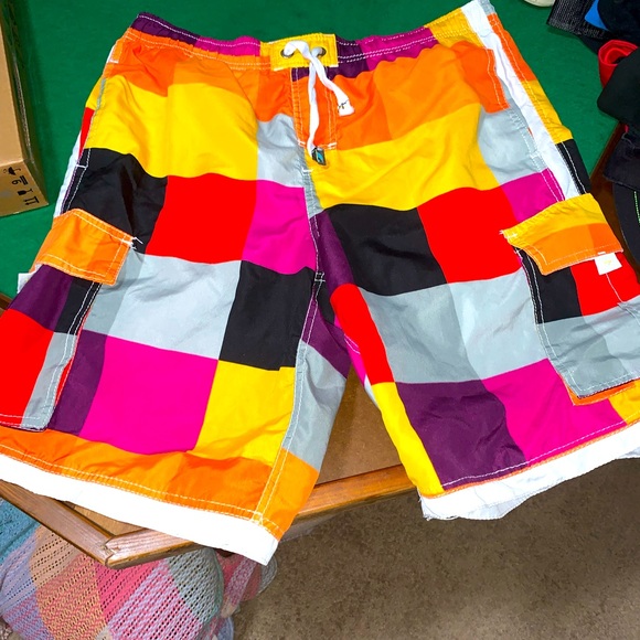 Men’s medium swim trunks - Picture 1 of 2